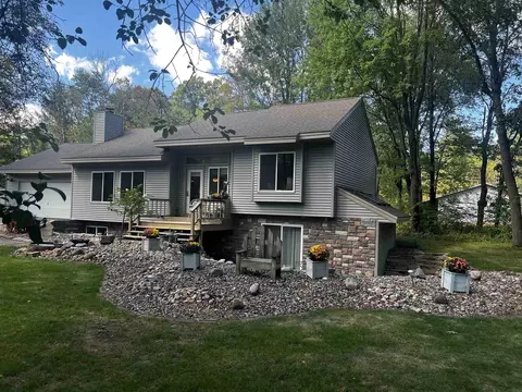 1078 Blueberry Ln, Kronenwetter, WI 54455