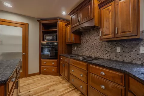 Kitchen - 6807 N Apache Ln, Weston, WI 54476 photo 4 of 7