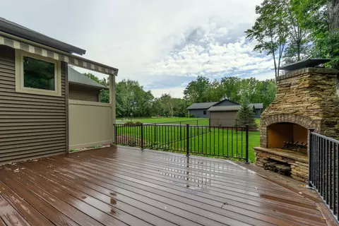 Exterior - 6807 N Apache Ln, Weston, WI 54476 photo 4 of 7