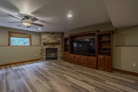 Living - 6807 N Apache Ln, Weston, WI 54476 photo 5 of 8