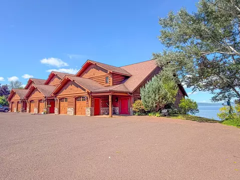 2729 Lake Shore Dr, Ashland, WI 54806