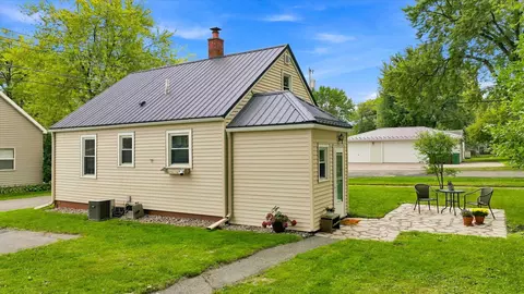 Exterior - 207 Edison St, Marshfield, WI 54449 photo 4 of 5