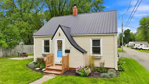 Exterior - 207 Edison St, Marshfield, WI 54449 photo 2 of 5