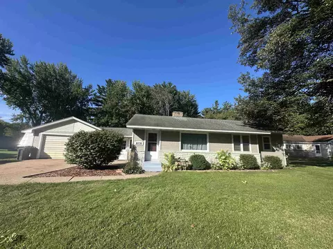 1031 Wisconsin River Dr, Port Edwards, WI 54469
