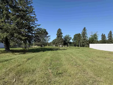 2255 Brooke Ln, Stevens Point, WI 54481