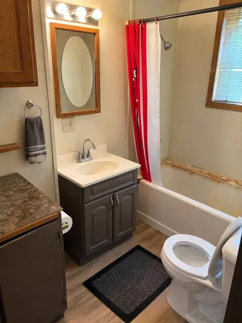 Bath - 674 Beebe St, Phillips, WI 54555 photo 1 of 2