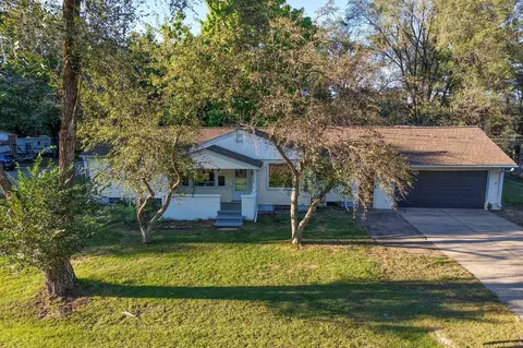 5811 Wazeecha Ave, Wisconsin Rapids, WI 54494
