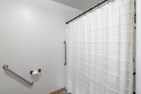 Bath - 7320 Whitespire Rd, Schofield, WI 54476 photo 2 of 2
