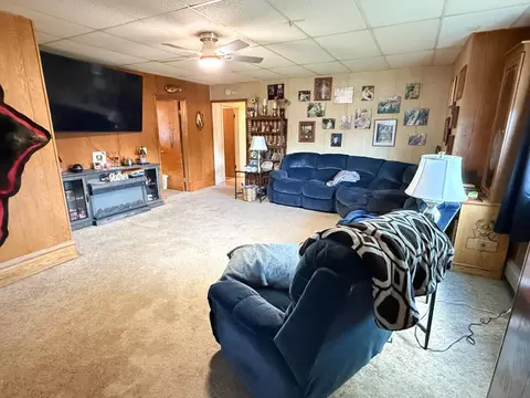 Living - 917 Maple St, Prentice, WI 54556 photo 2 of 3