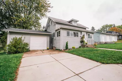 302 W Miller St, Greenwood, WI 54437