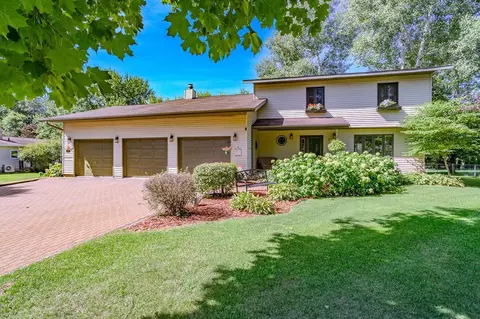 2279 Rickie Dr, Kronenwetter, WI 54455