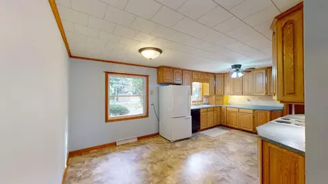 Kitchen - 216489 State Highway 13, Unity, WI 54488 photo 4 of 6