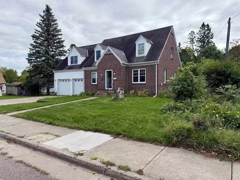 Exterior - 141 Forest Ave, Phillips, WI 54555 photo 4 of 12