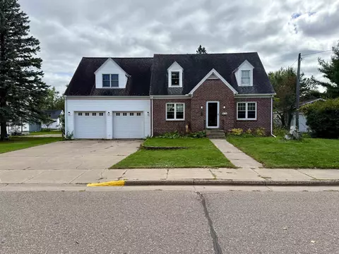 Exterior - 141 Forest Ave, Phillips, WI 54555 photo 2 of 12