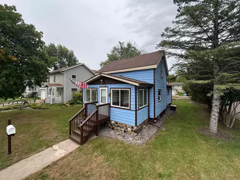 920 2nd St, Port Edwards, WI 54469