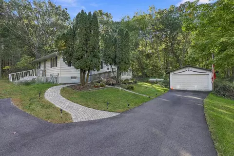 9019 2nd Ave, Almond, WI 54909