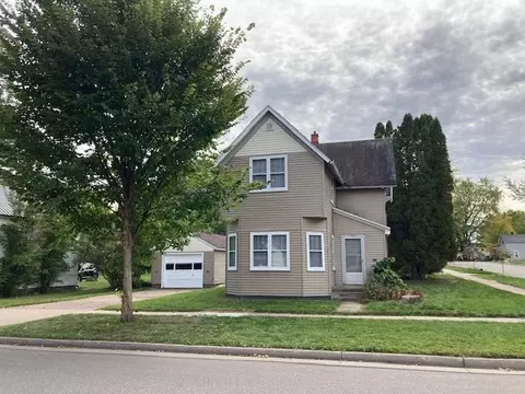 701 E 6th St, Merrill, WI 54452