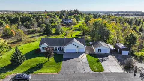 4311 Chokecherry Ln, Amherst, WI 54406