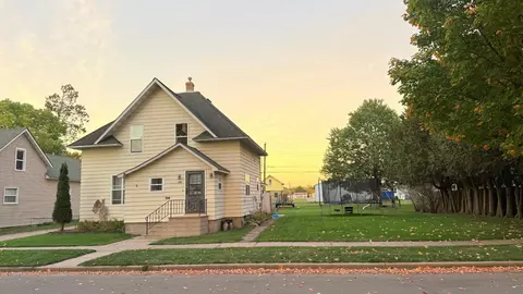 209 N Pine St, Merrill, WI 54452
