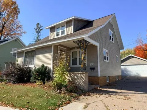 818 N 4th Ave, Wausau, WI 54401