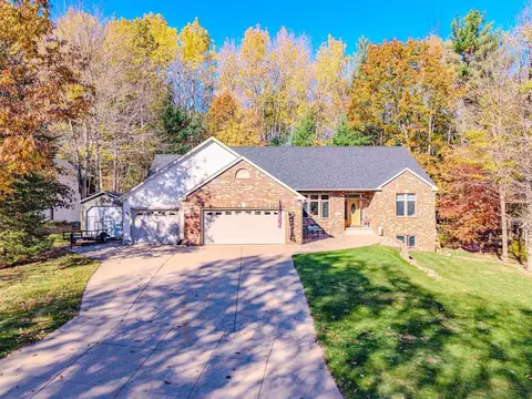 228 Windtree Dr, Wausau, WI 54401