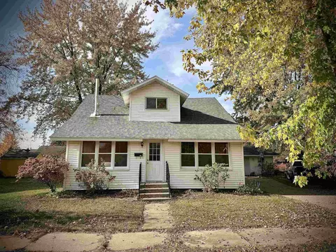 409 7th St, Mosinee, WI 54455
