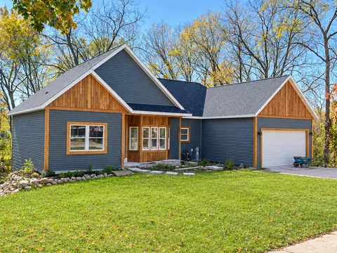 491 Mill St, Amherst, WI 54406