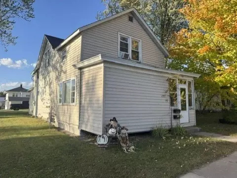 413 5th St, Mosinee, WI 54455