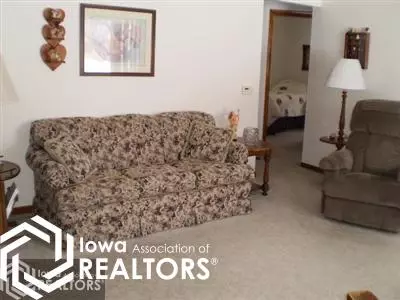 614 5th Ave SW, Hampton, IA 50441 photo 2