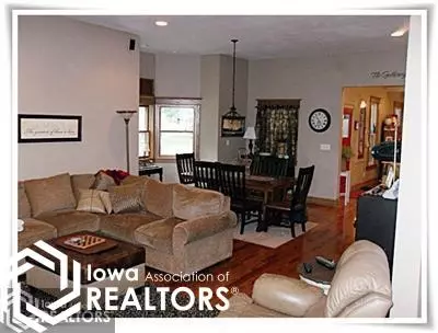 121 2nd Ave SE, Hampton, IA 50441 photo 4
