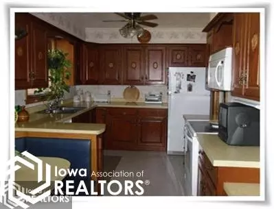 809 4th Ave SE, Hampton, IA 50441 photo 4