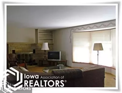 809 4th Ave SE, Hampton, IA 50441 photo 2