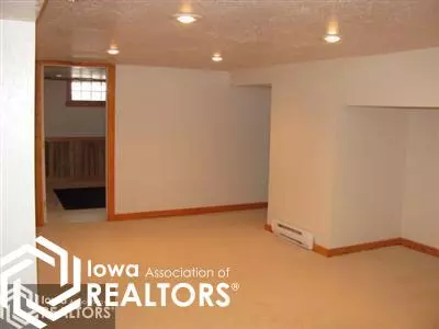 315 SE 5th St, Hampton, IA 50441 photo 8