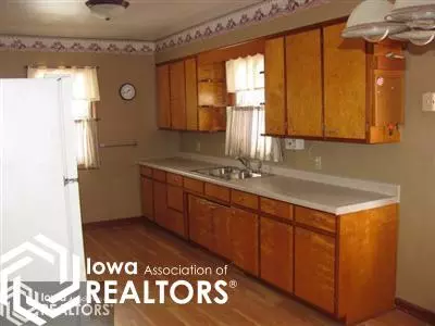 315 SE 5th St, Hampton, IA 50441 photo 4