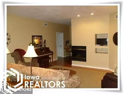 302 16th Ave NE, Hampton, IA 50441 photo 2
