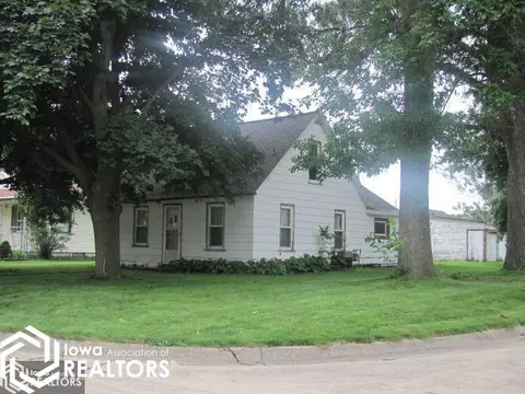 828 NW 3rd St, Hampton, IA 50441 photo 1