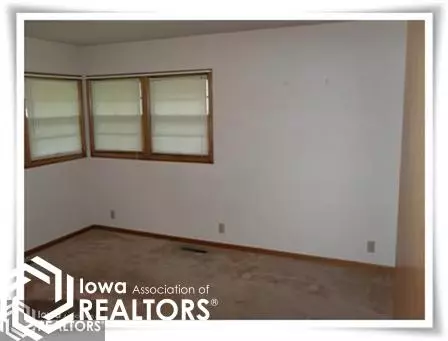 108 5th St SE, Hampton, IA 50441 photo 5