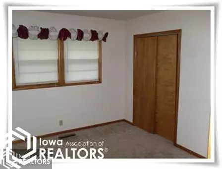 108 5th St SE, Hampton, IA 50441 photo 4