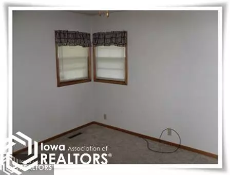 108 5th St SE, Hampton, IA 50441 photo 6