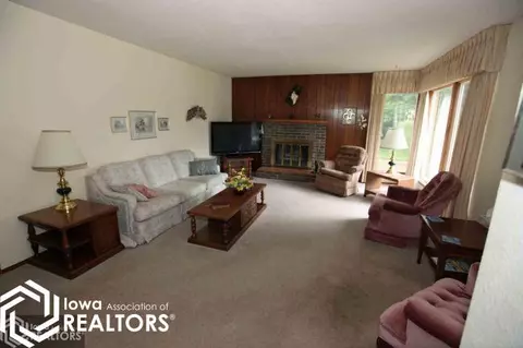 1667 Dorell Dr, Hampton, IA 50441 photo 2