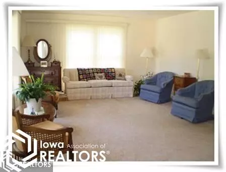 209 8th St SE, Hampton, IA 50441 photo 2