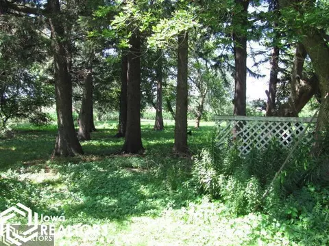 515 SW 1st St, Hampton, IA 50441 photo 12