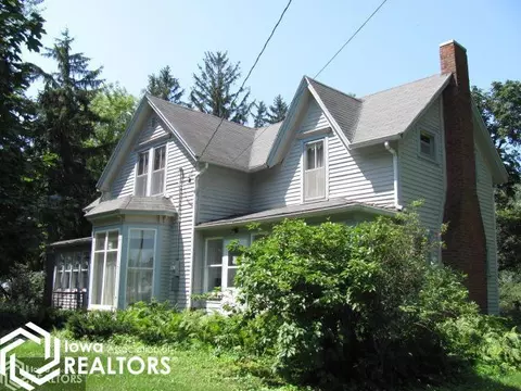 515 SW 1st St, Hampton, IA 50441 photo 1