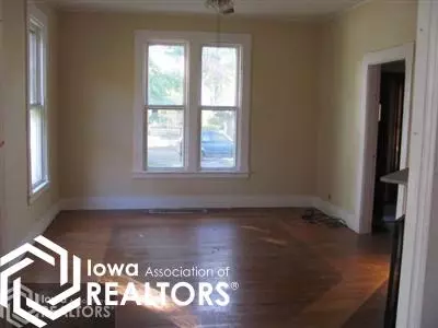 120 SE 2nd St, Hampton, IA 50441 photo 2