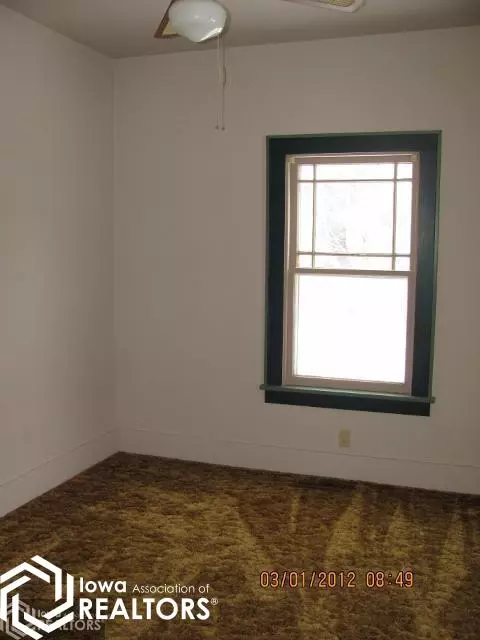 322 NW 2nd St, Hampton, IA 50441 photo 8