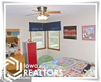 402 10th St SE, Hampton, IA 50441 photo 9