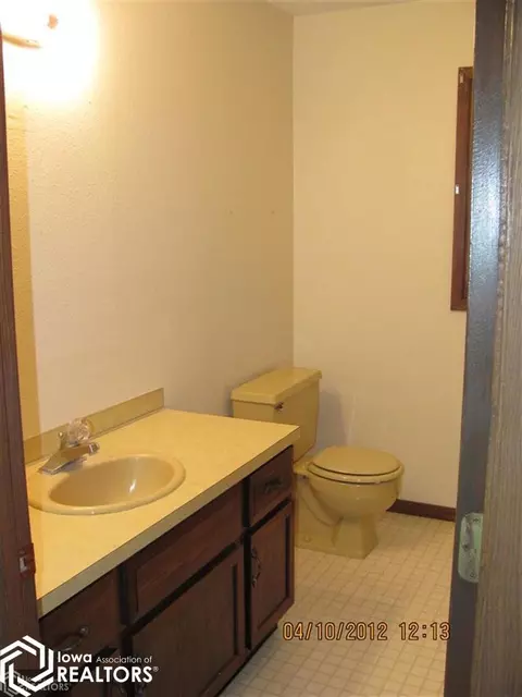 418 NE 7th Ave, Hampton, IA 50441 photo 8