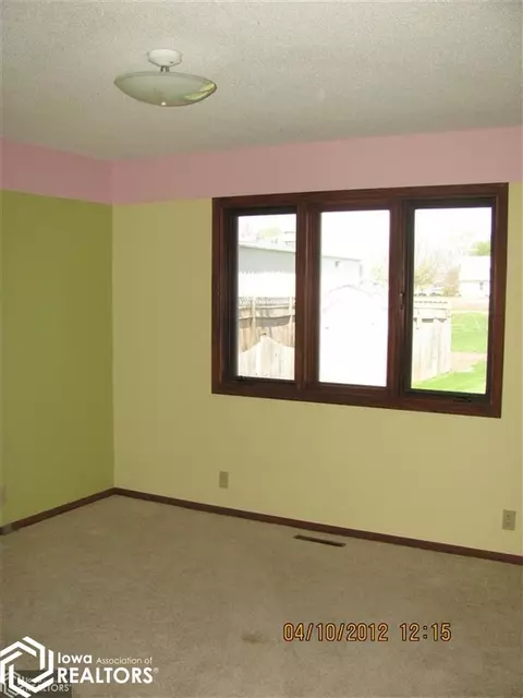 418 NE 7th Ave, Hampton, IA 50441 photo 7