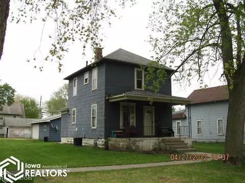 308 SW 1st St, Hampton, IA 50441 photo 1