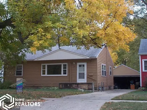 445 11th Ave NE, Hampton, IA 50441 photo 1